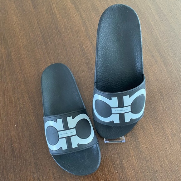 Salvatore Ferragamo New Black Groovy Slides Size 9 - Picture 10 of 12